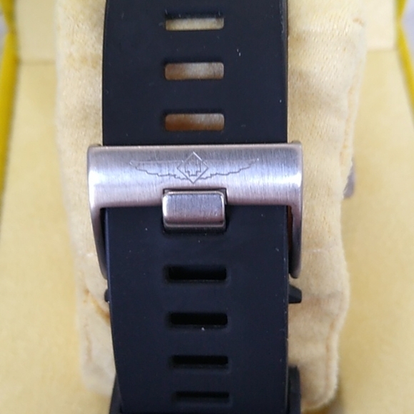 Invicta DNA Urban Men's Watch 10402 Black/Gray/Red - Picture 12 of 16